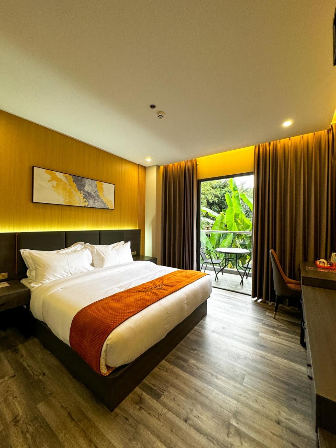 Venus Royale Hotel Coron Esterno foto