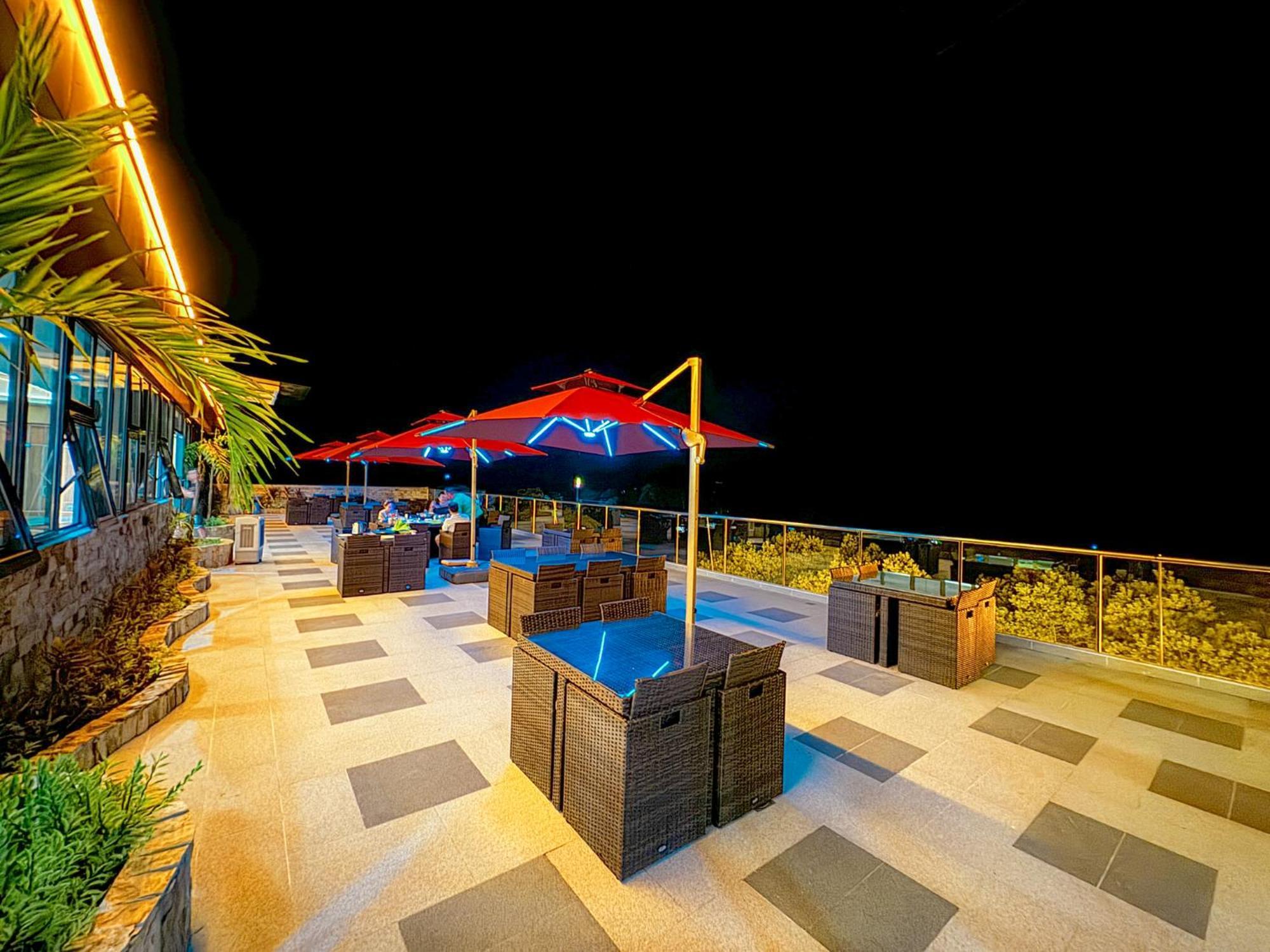 Venus Royale Hotel Coron Esterno foto